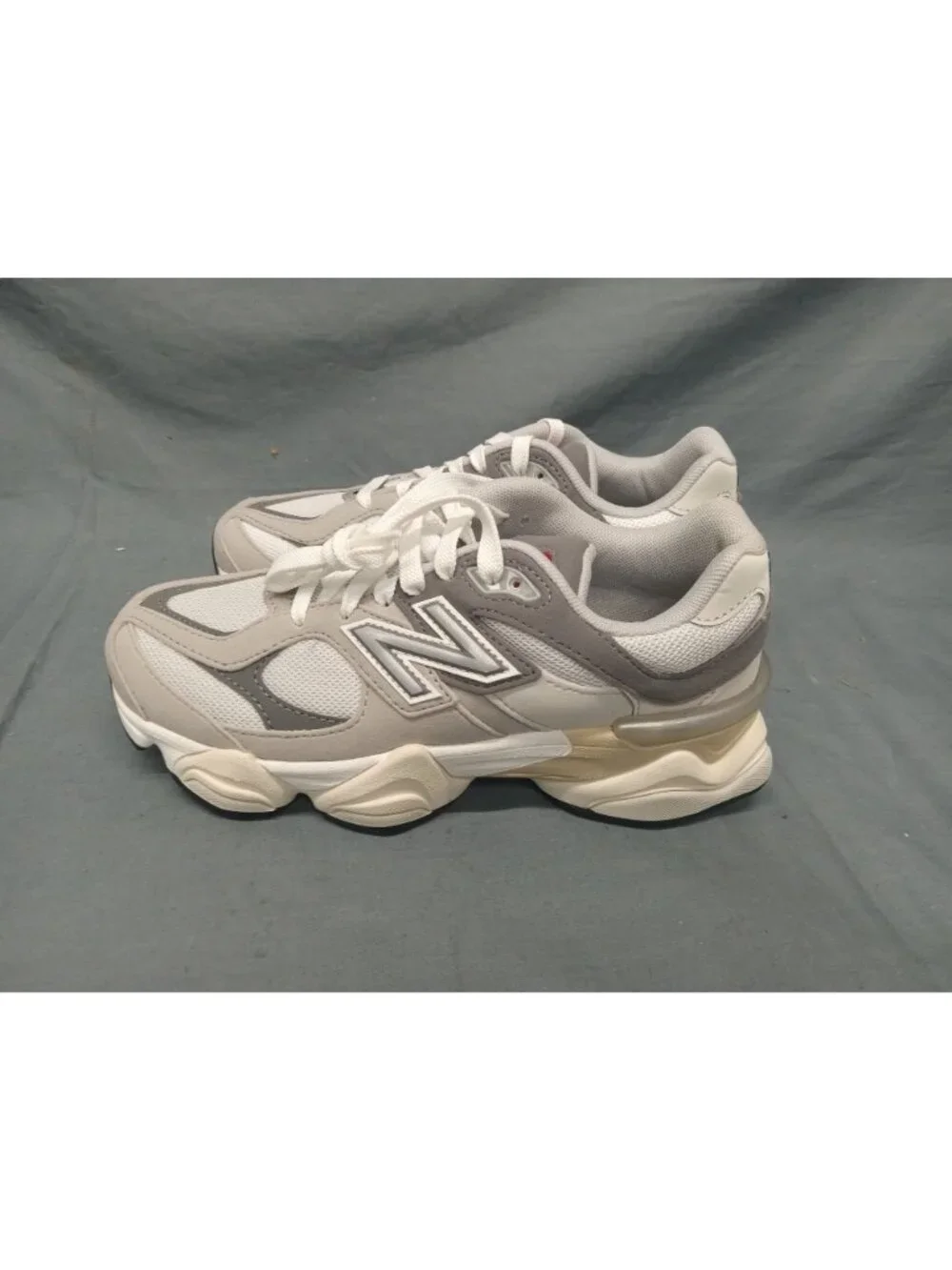 New Balance 9060 Sneakers U9060GRY Grey Men's Size 8 NEW NO BOX!